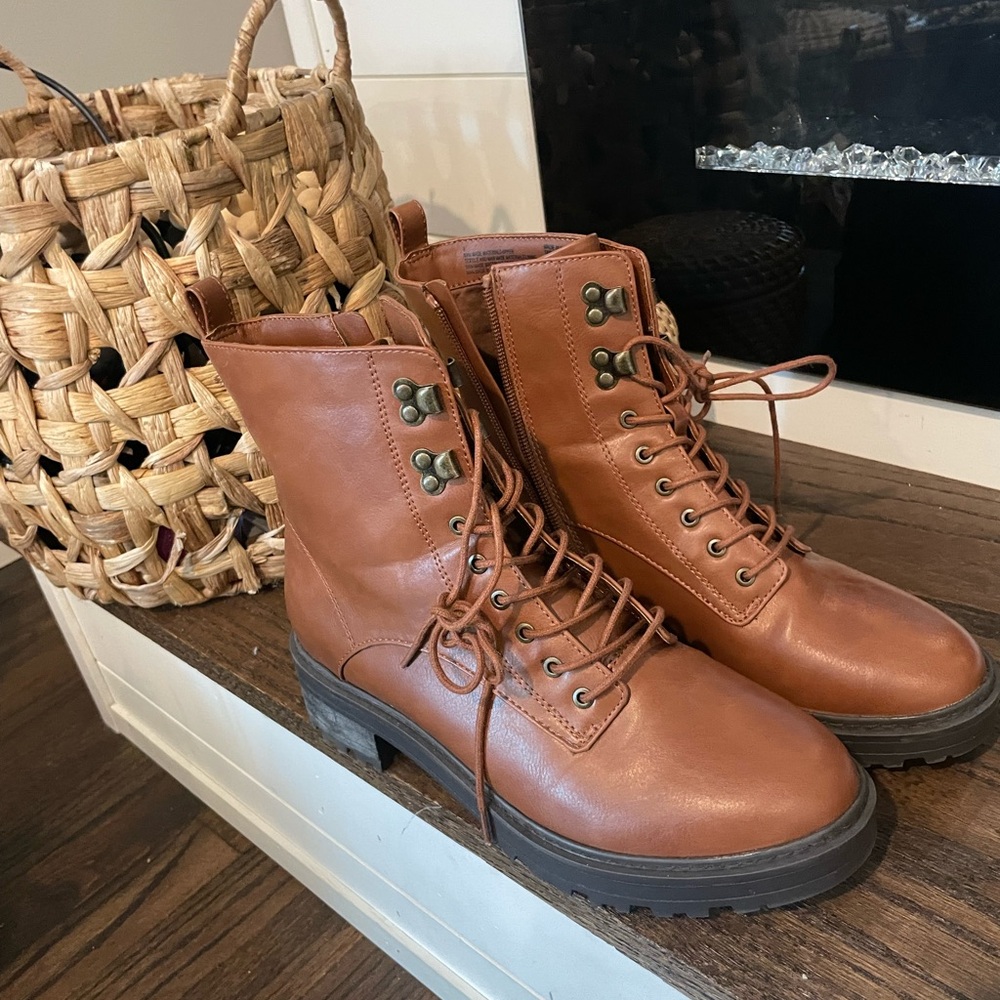 Universal Thread Combat Lace Boots - image 2